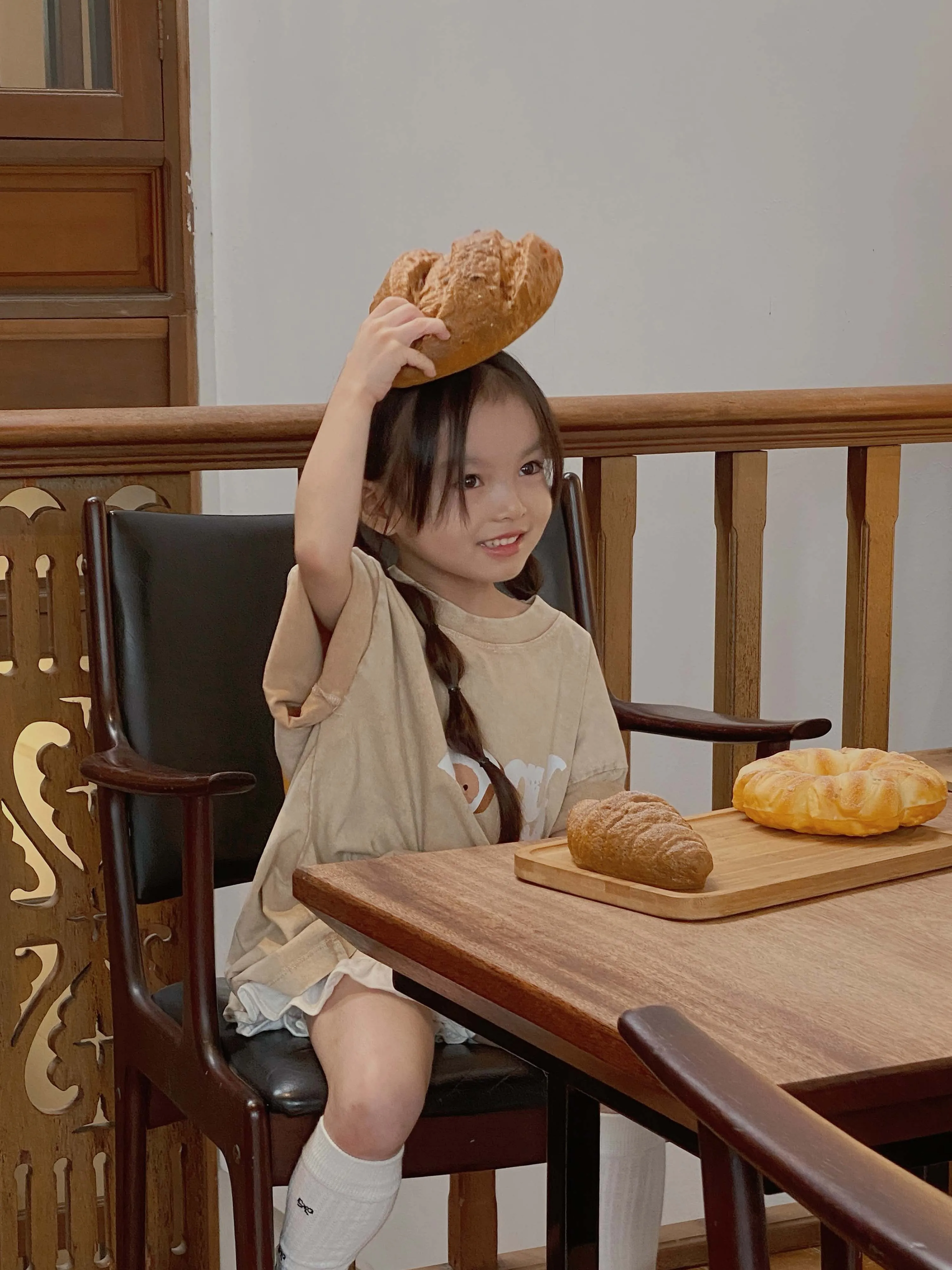 [EM] Toast Loaf Kid T-Shirt Collection LIGHT KHAKI